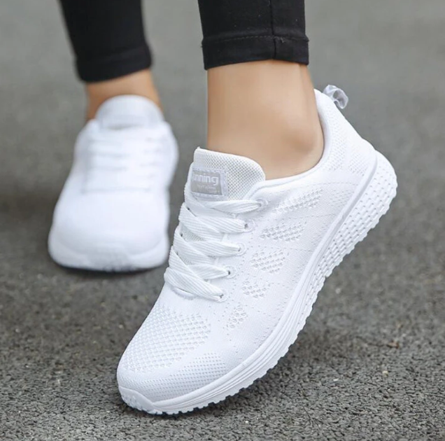 Leichte Damen Mesh-Sneaker in Weiss