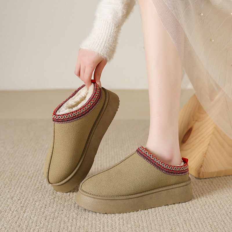 Plateau-Stiefeletten aus Wildleder mit besticktem Kragen
