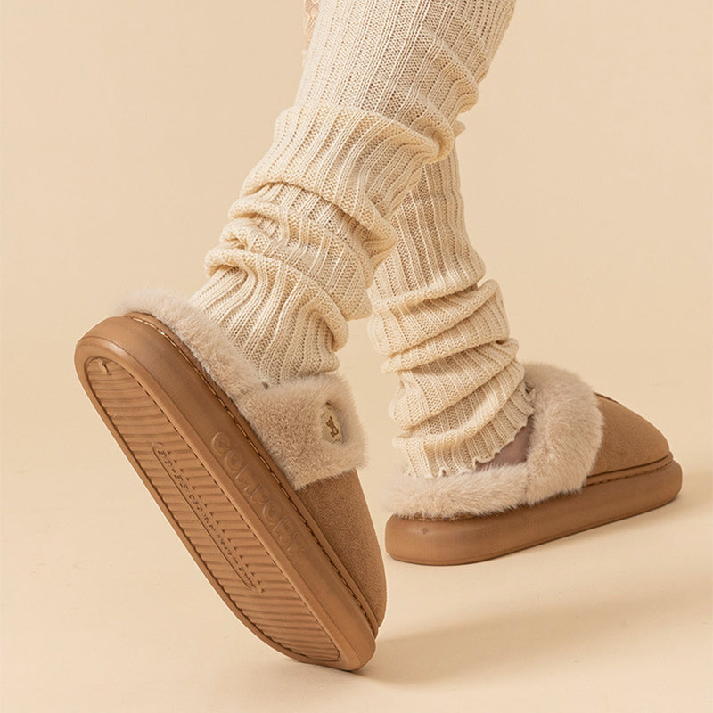 Beige Plüsch-Hausschuhe mit dicker Sohle