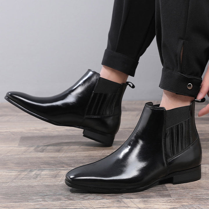 Glänzende Herren Chelsea Boots in Schwarz