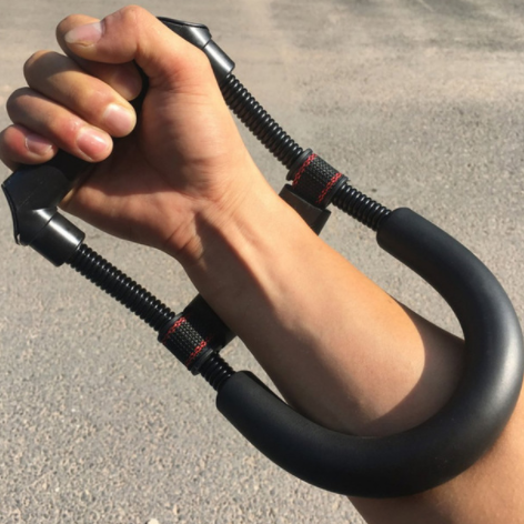 U-förmiger Unterarmtrainer mit Schaumstoffgriff