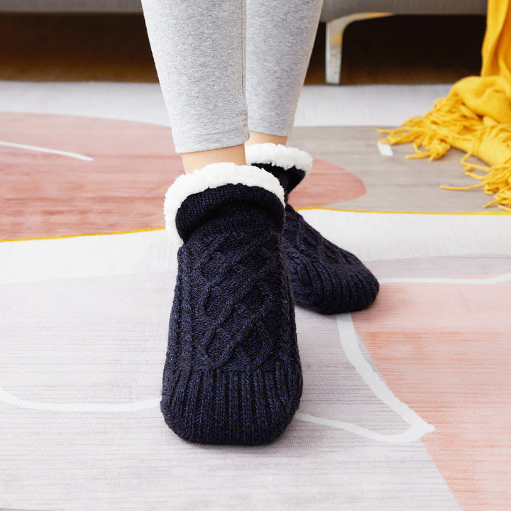 Gestrickte Hüttensocken mit Sherpa-Futter und Noppen
