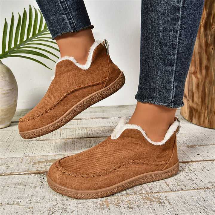 Flache Damen Stiefeletten mit V-Schnitt