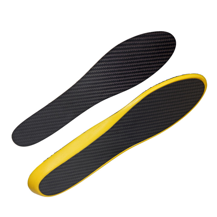 Einlegesohlen mit Carbonfaser-Muster und gelben Rändern