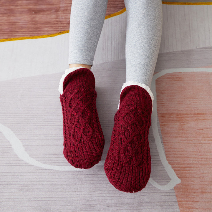 Gestrickte Hüttensocken mit Sherpa-Futter und Noppen