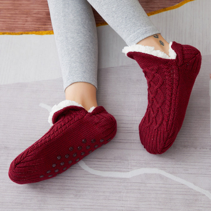 Gestrickte Hüttensocken mit Sherpa-Futter und Noppen